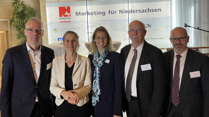 Hubertus Berges, Miriam Staudte, Vivien Ortmann, Gerhard Schwetje, Ulrich Löhr (v.k.n.r.)