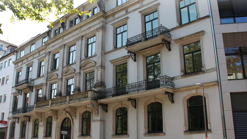 Großes Gebäude
