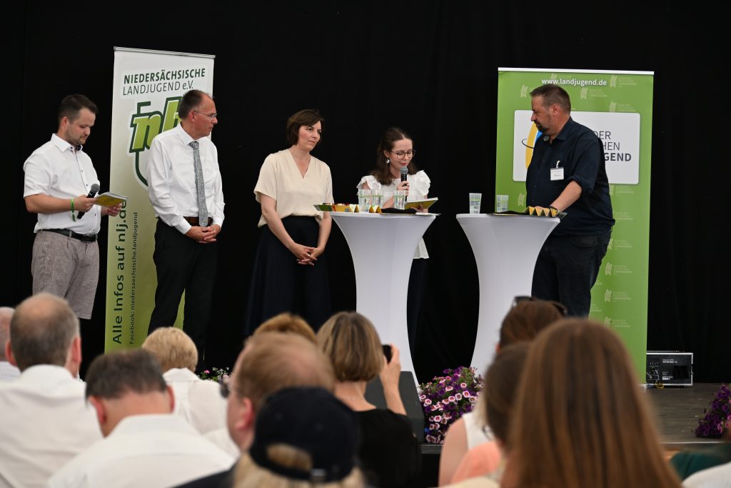 Podiumsdiskussion auf den Deutschen Landjugendtag in Hameln