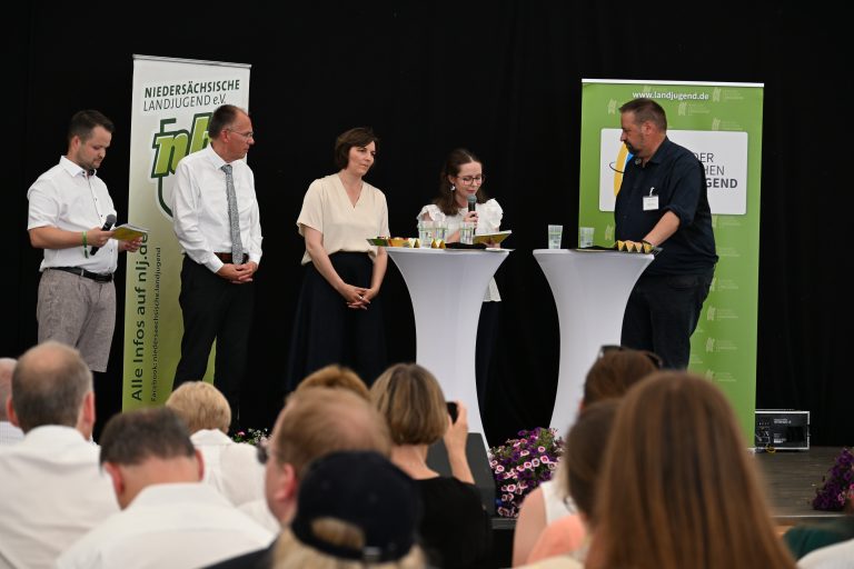 Podiumsdiskussion auf den Deutschen Landjugendtag in Hameln
